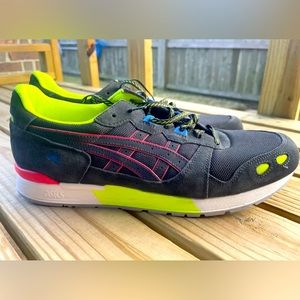 GEL LYTE 'GRAPHITE GREY LASER PINK sz 12.5
